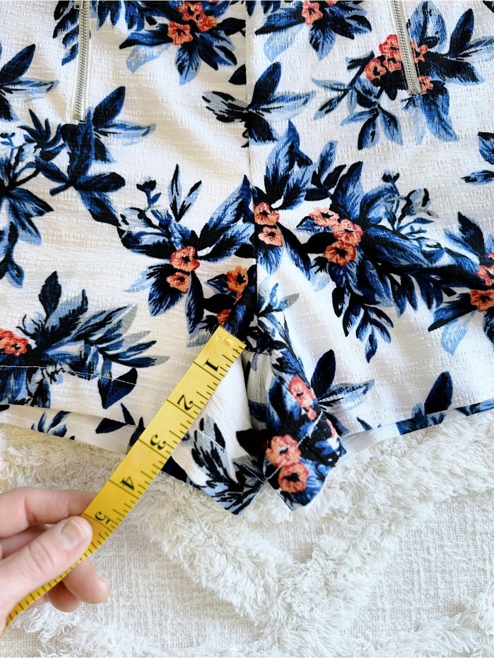 Sophie Rue Floral High Waisted Shorts Size Large Blue White Coral Zip Detail